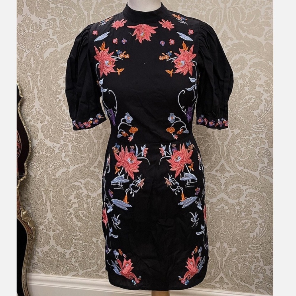 Asos embroidery dress SIZE 4